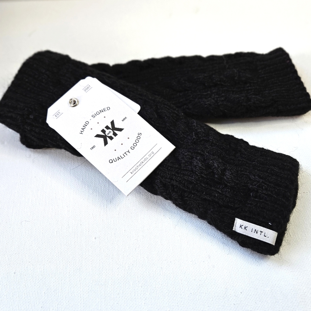 KK INT. Wrist/Hand Warmers/ Fingerless Gloves Black NWT!